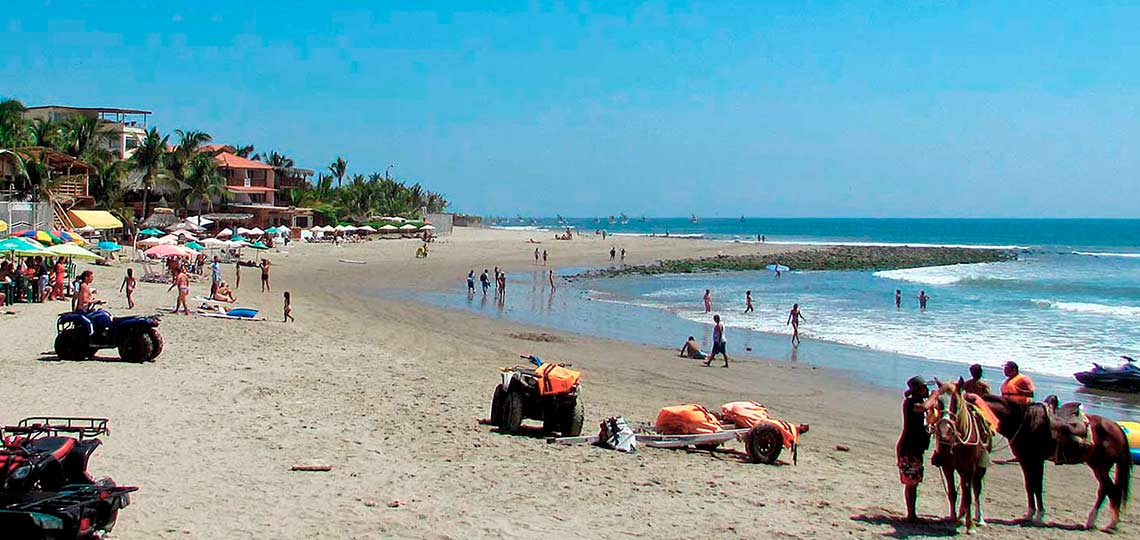 Playa del malecón de Máncora - Talara